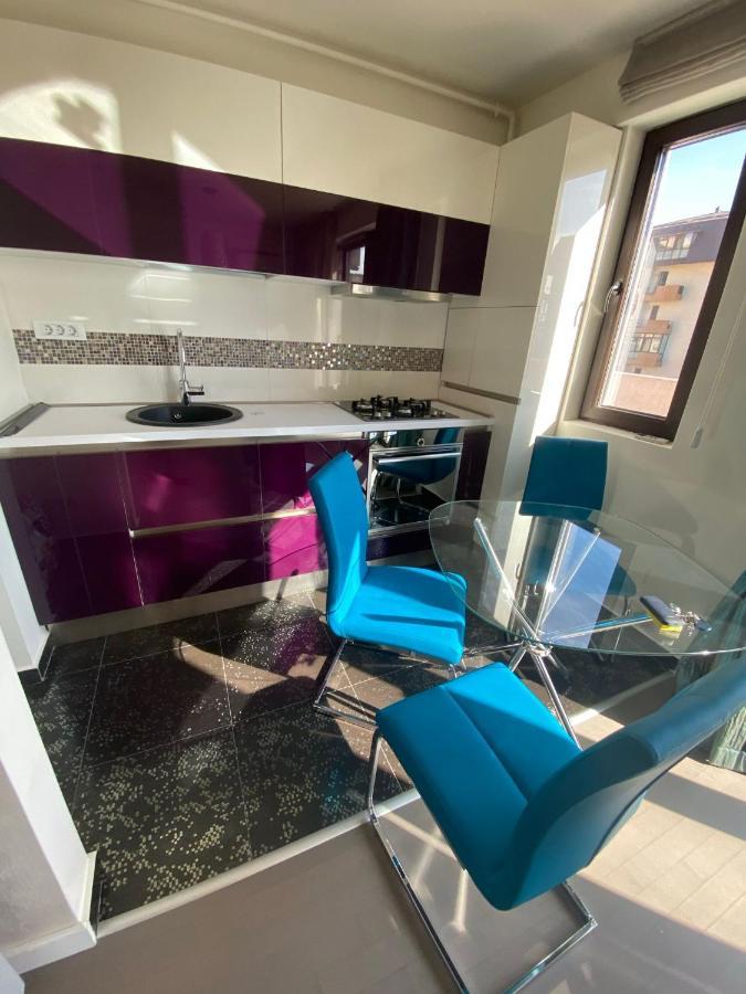 Appartamento Naty'S Apartament Bucarest Esterno foto